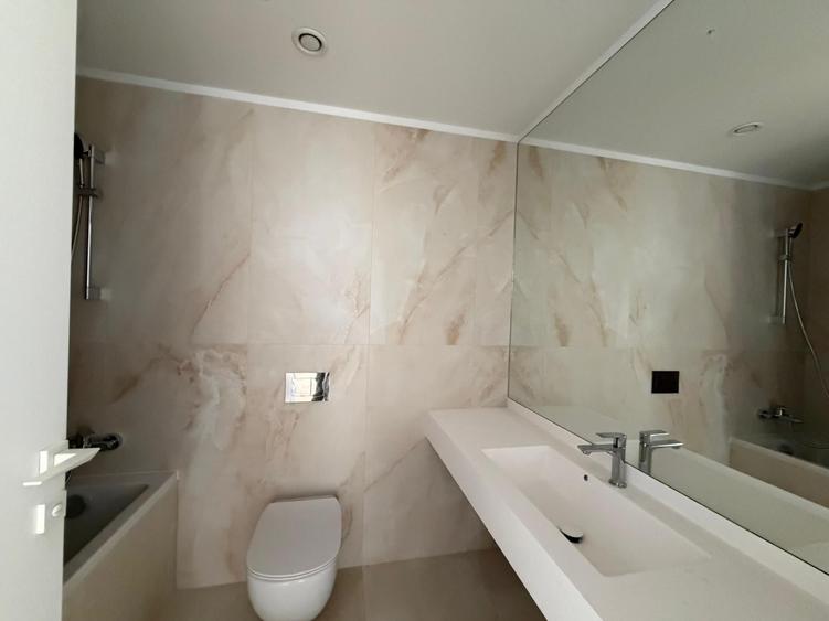 Apartament cu 3 camere semidecomandat în Floreasca