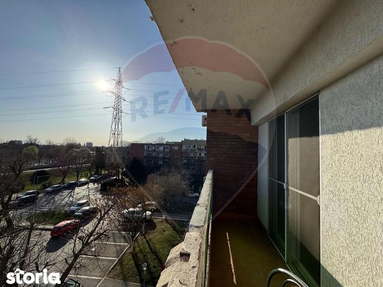 Apartament cu 3 camere, mobilat în Polivalentă