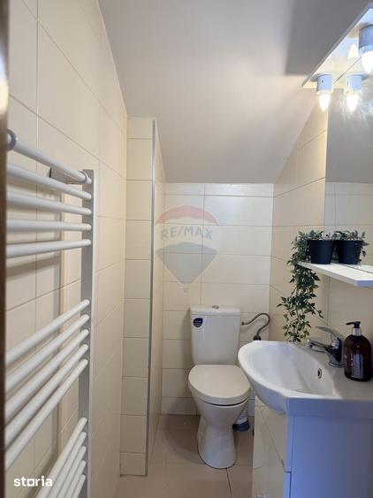 Casă cu 5 camere cu Teren 100 Mp în Florești