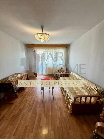 Apartament cu 4 camere decomandat în Malu Roșu