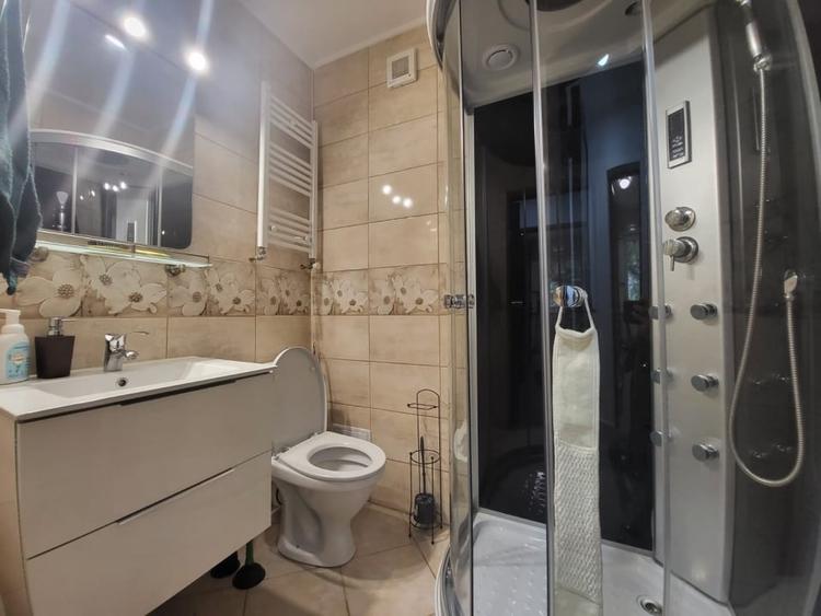 Apartament cu 4 camere decomandat în Tătărași