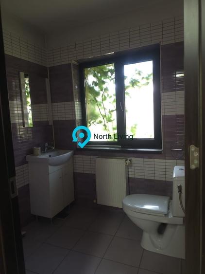 Casă individuală cu 10 camere cu Canalizare în Baicului