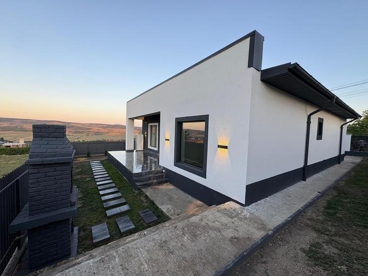 Casă cu 4 camere cu Teren 139 Mp în Exterior Vest