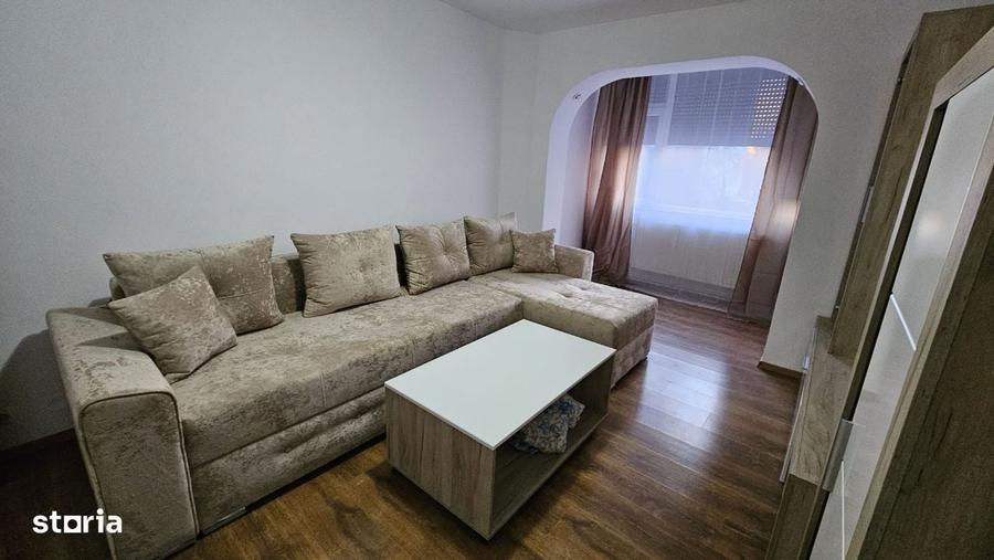 Apartament cu 3 camere semidecomandat în Central
