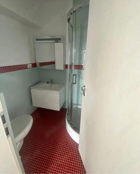 Apartament cu 4 camere decomandat în Calea Moldovei