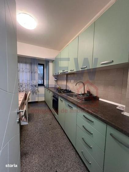 Apartament cu 2 camere decomandat, mobilat în Central