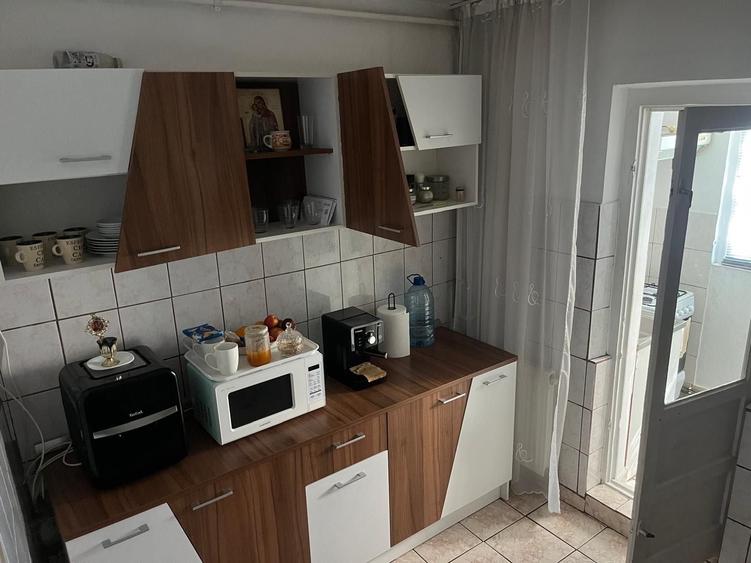 Apartament cu 2 camere decomandat în Lipovei