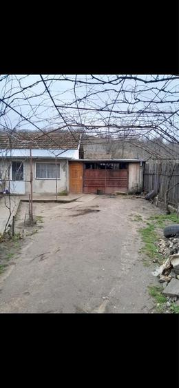 Casă cu 4 camere în Corlățel