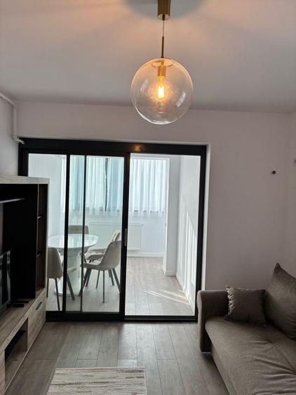 Apartament cu 3 camere decomandat în Fundeni