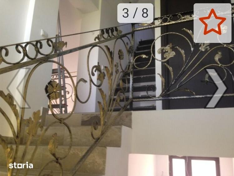 Casă cu 7 camere cu Teren 330 Mp în Corbeanca