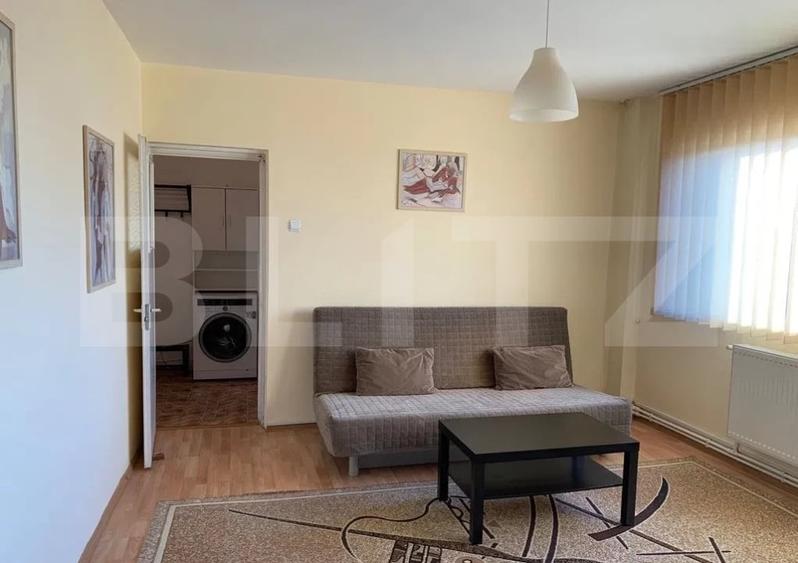 Apartament cu 2 camere semidecomandat, mobilat în Palat