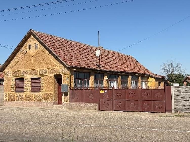 Casă individuală cu 3 camere cu Teren 1034 Mp în Vinga
