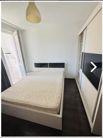 Apartament cu 3 camere semidecomandat în Obor