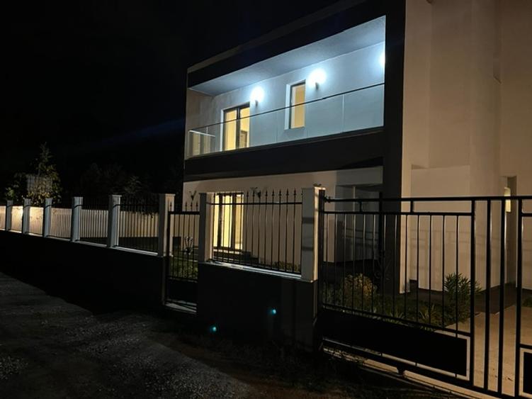 Casă cu 4 camere cu Teren 400 Mp în Nord
