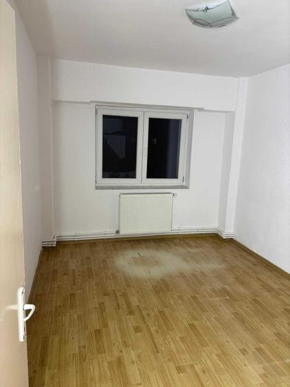 Apartament cu 3 camere decomandat în Obcini