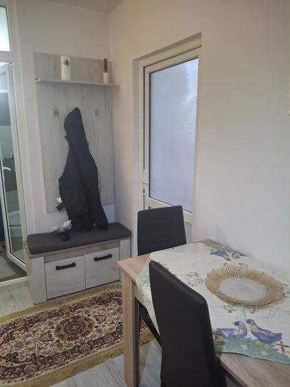 Garsonieră decomandată în Petros