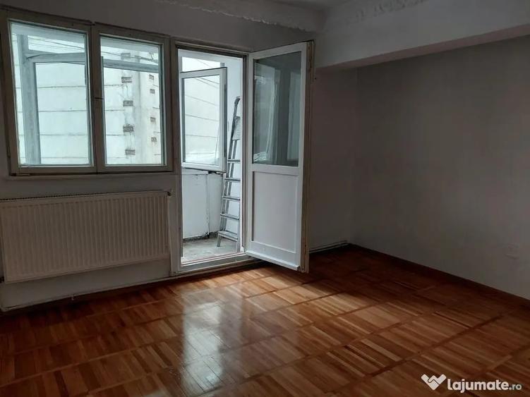 Apartament cu 2 camere decomandat în Port
