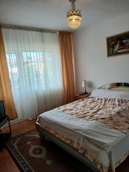 Apartament cu 2 camere semidecomandat în Coman