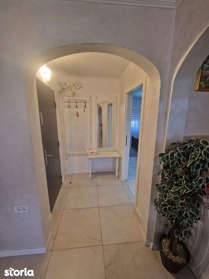 Apartament cu 3 camere, mobilat în Tomis III