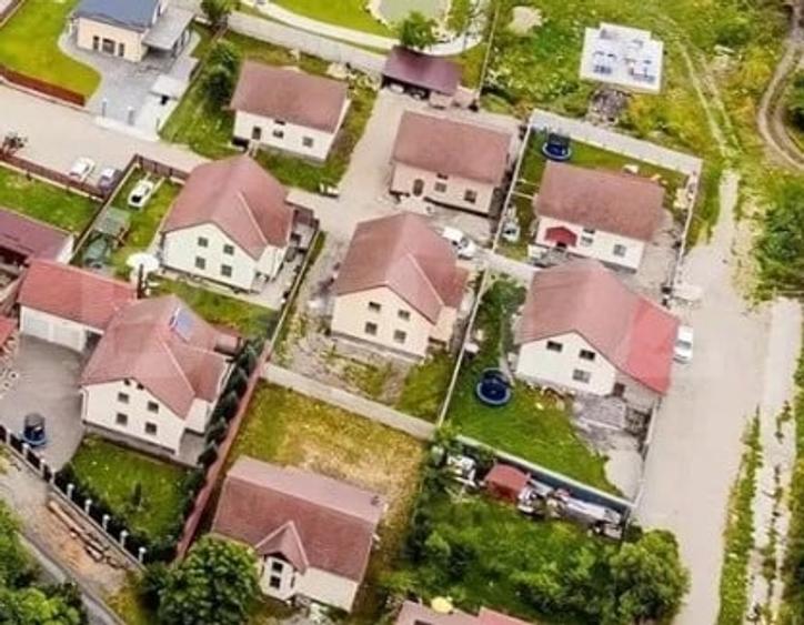 Casă individuală cu 5 camere cu Teren 750 Mp în Exterior Nord