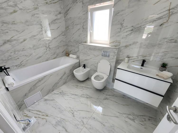 Casă individuală cu 4 camere cu Canalizare în Valea Adâncă