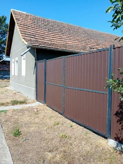 Casă cu 3 camere în Mișca