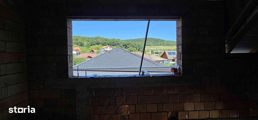 Casă cu 3 camere cu Teren 566 Mp în Corunca