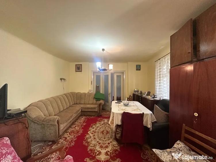 Casă cu 4 camere cu Teren 1498 Mp în Călinești