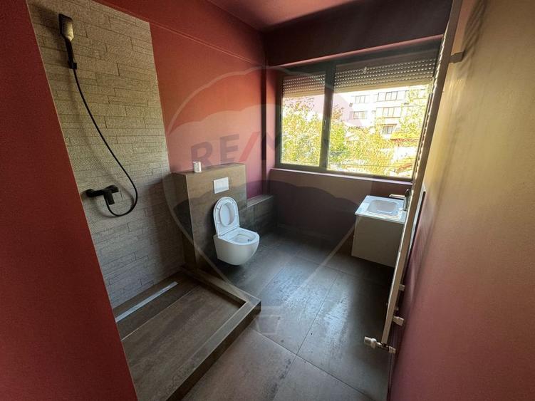 Birou, de 315 mp, în Străulești