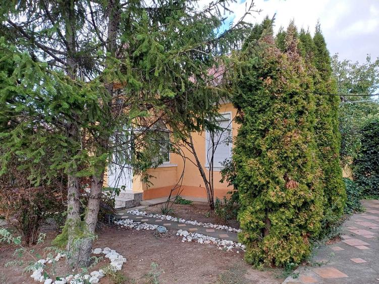 Casă cu 3 camere cu Teren 750 Mp în Central