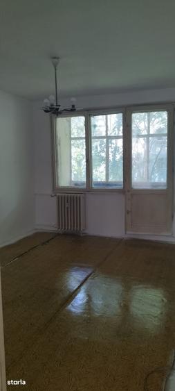 Apartament cu 3 camere în Berceni