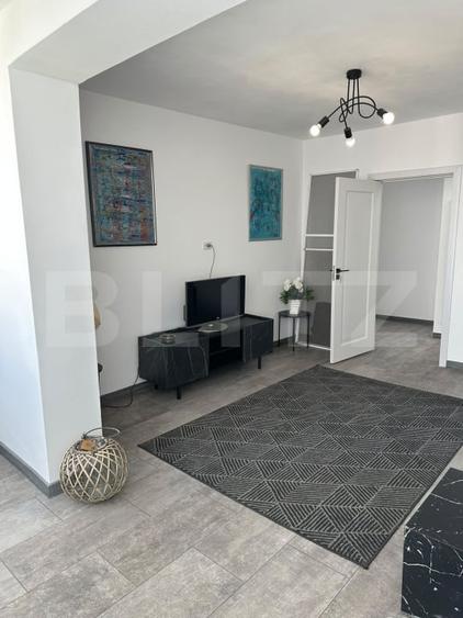 Apartament cu 3 camere circular, mobilat în Faleză