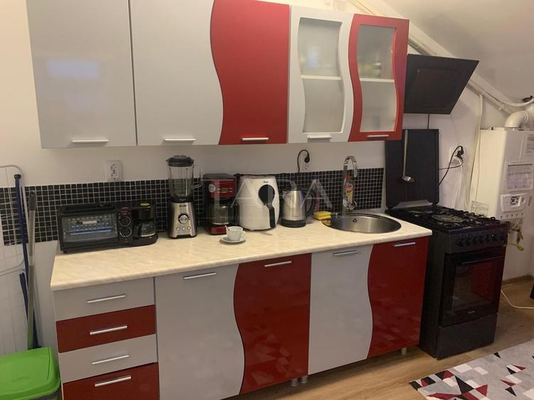 Apartament cu 3 camere decomandat în Florești
