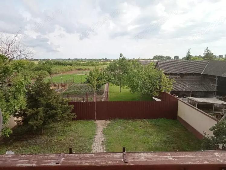 Casă cu 6 camere cu Canalizare în Nădlac