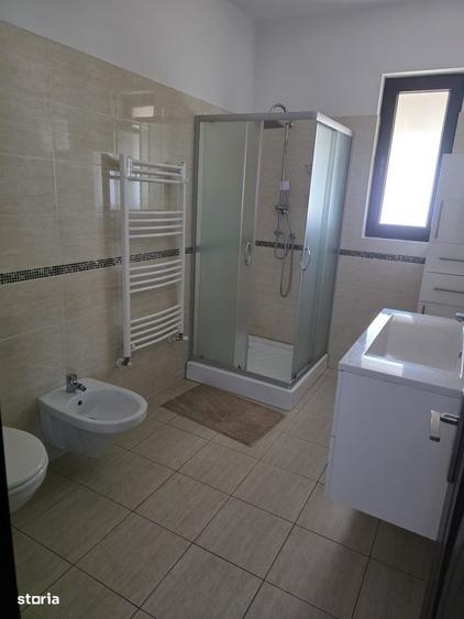 Casă cu 4 camere în Ciorogârla