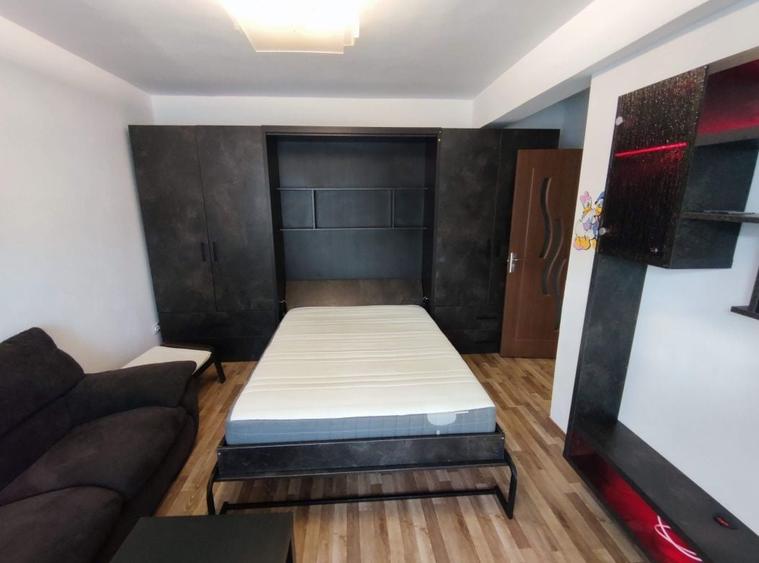 Garsonieră decomandată în Runcu