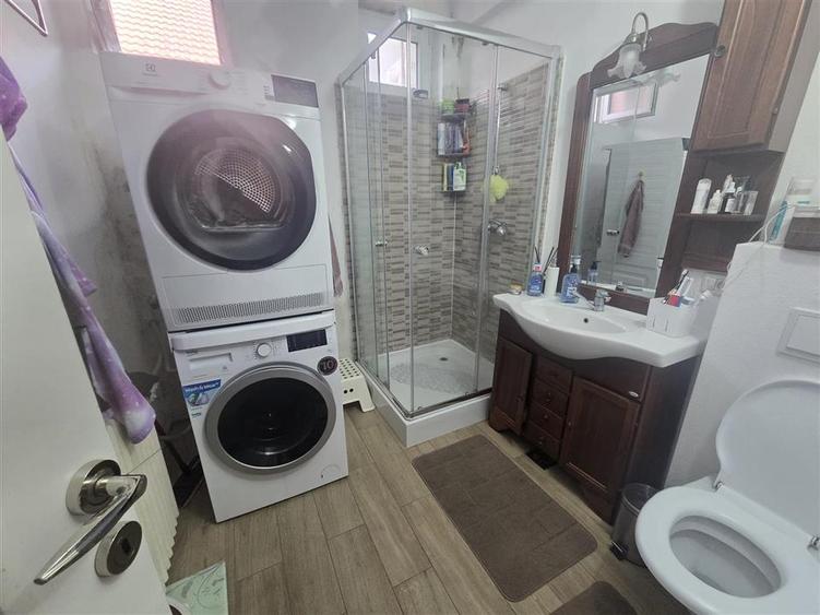 Apartament cu 3 camere decomandat, mobilat în Exterior Est