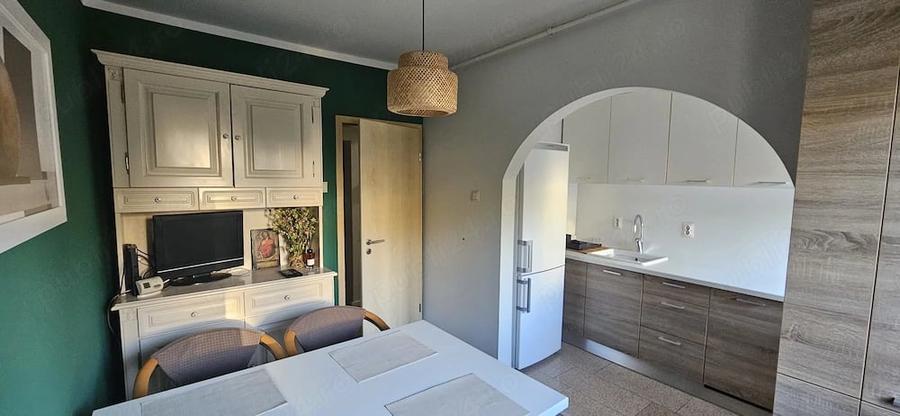 Apartament cu 3 camere semidecomandat în Olimpia-Stadion