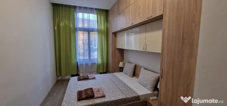 Apartament cu 3 camere decomandat în Spitalul Județean
