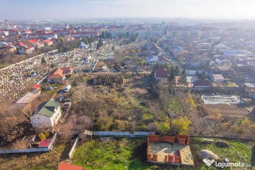 Teren de 3808 mp, în Central