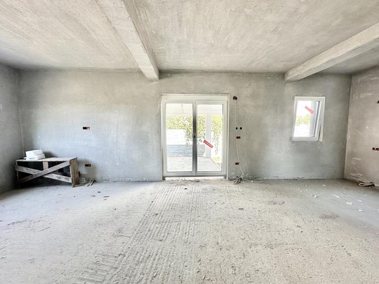 Duplex cu 5 camere cu Canalizare în Moșnița Veche