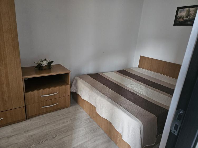 Apartament cu 2 camere semidecomandat în Micro 11