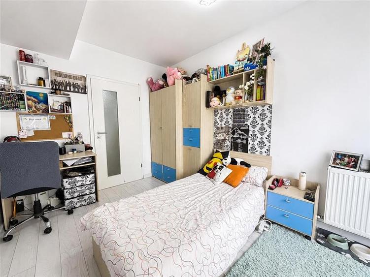 Apartament cu 3 camere decomandat, mobilat în Turnișor