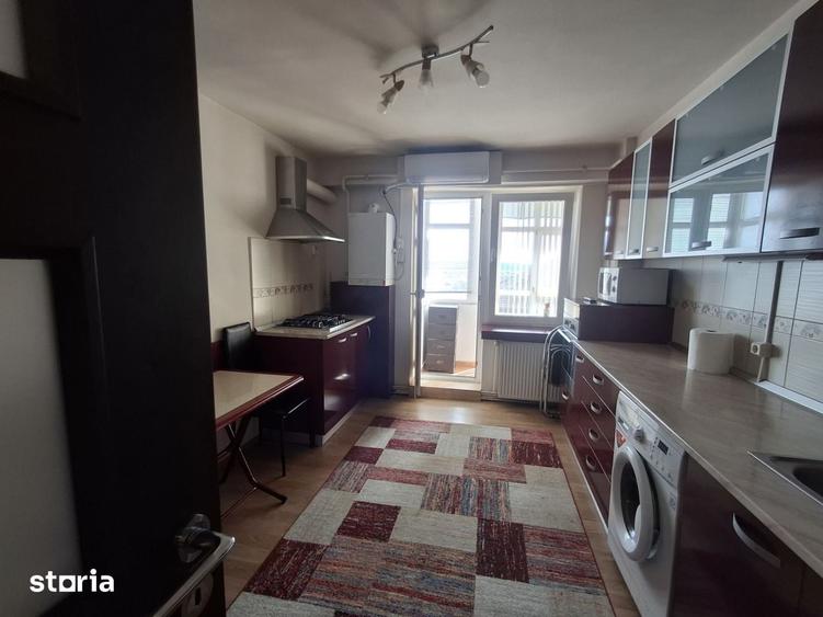 Apartament cu 3 camere decomandat, mobilat în Craiovița Nouă
