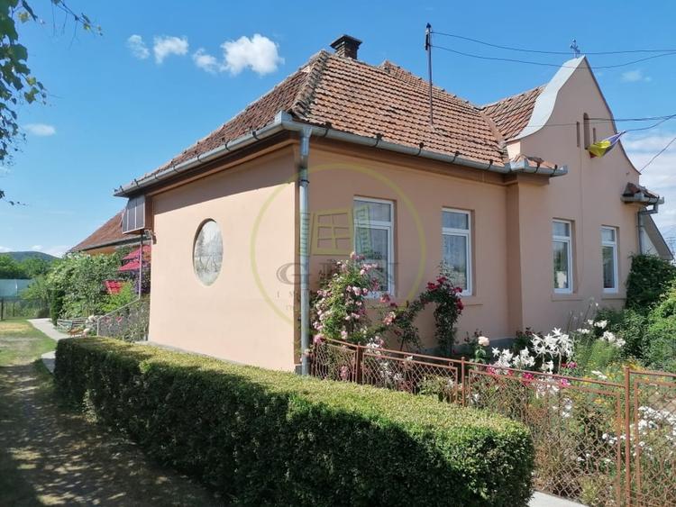 Casă individuală cu 6 camere cu Canalizare în Reghin
