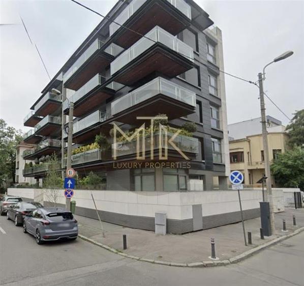 Apartament cu 3 camere decomandat, mobilat în Arcul de Triumf