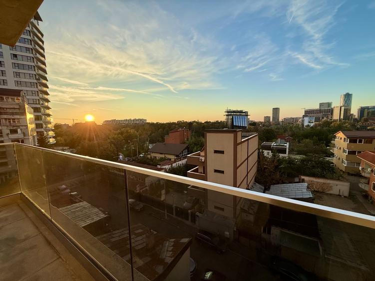 Apartament cu 2 camere semidecomandat, mobilat în Floreasca