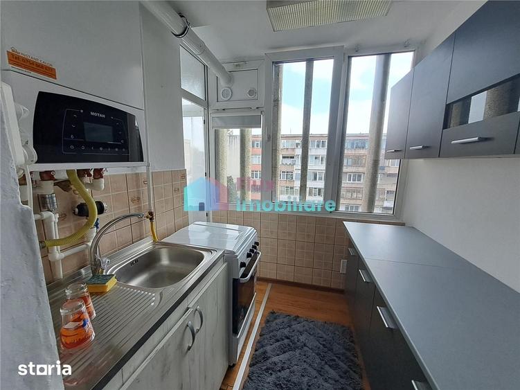 Apartament cu 2 camere decomandat în Policlinica