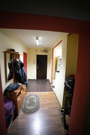 Apartament cu 3 camere decomandat în Craiter