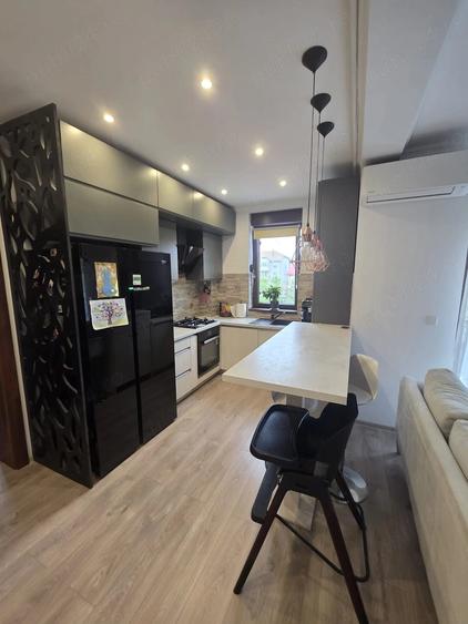 Apartament cu 3 camere decomandat în Giroc